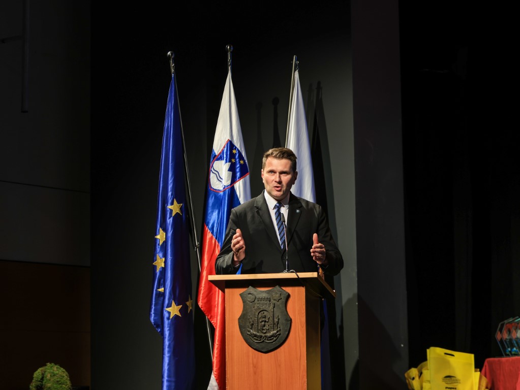 Podelitev župan Medium