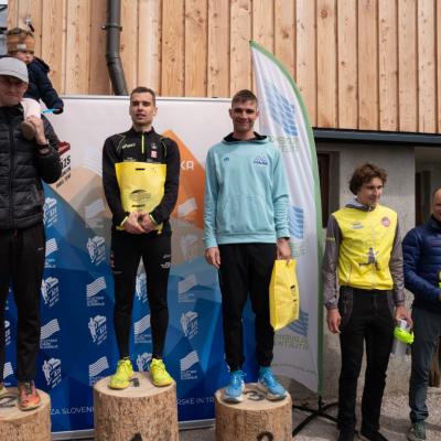 Avtorklemenudovc 135