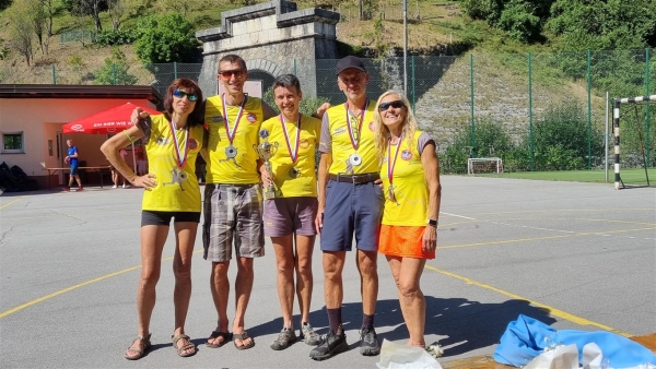 Na 31. teku  na Črno prst zmagovalne stopničke za Tineta Žižmonda in Urško Trobec